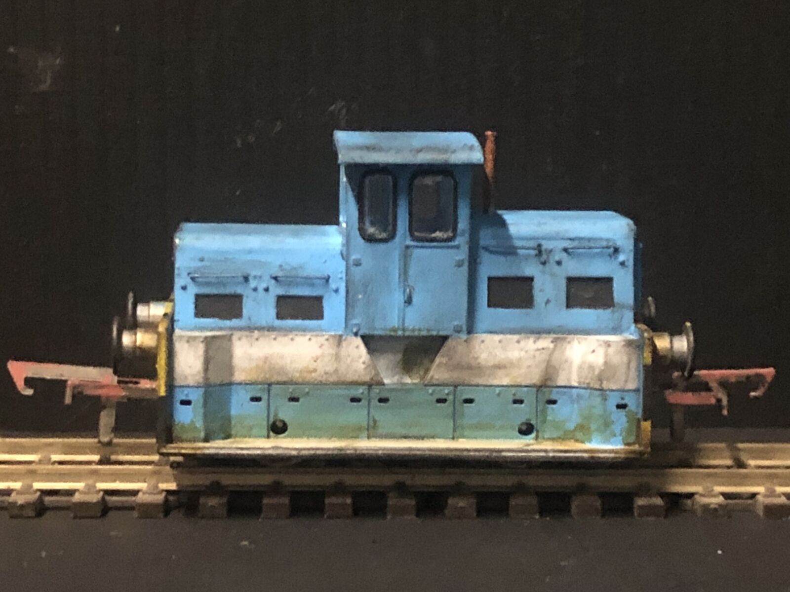 Unpainted OO9 Hunslet Yardmaster diesel shunter body kit to fit a BD Concepts 28mm motor bogie chassis, motor not included