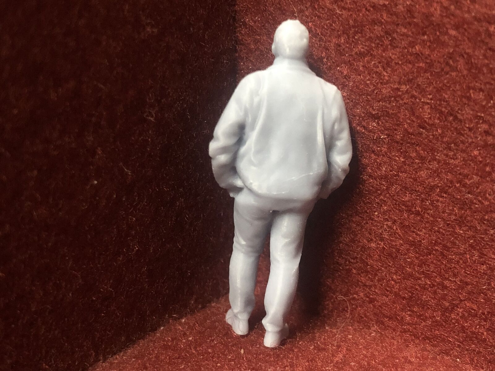 Set of six unpainted 1:43.5 scale NG7/O gauge resin worker and civilian figures in assorted standing and walking poses.