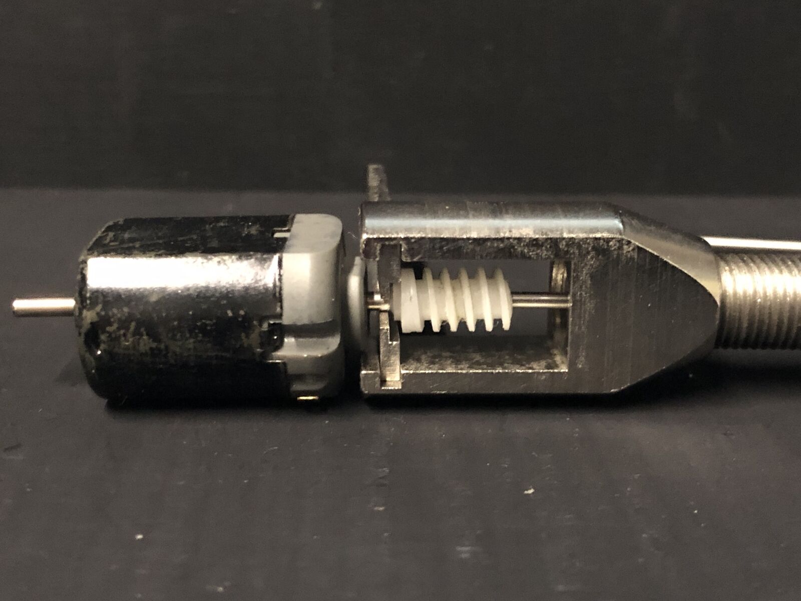 Compact pinion gear puller tool with five interchangeable pins for removing gears from Hornby model train motors