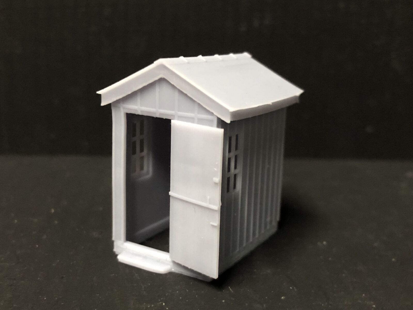 OO9/OO/HO scale Porthmadog-inspired ground signalman’s hut model kit with lever frame and clear glazed windows