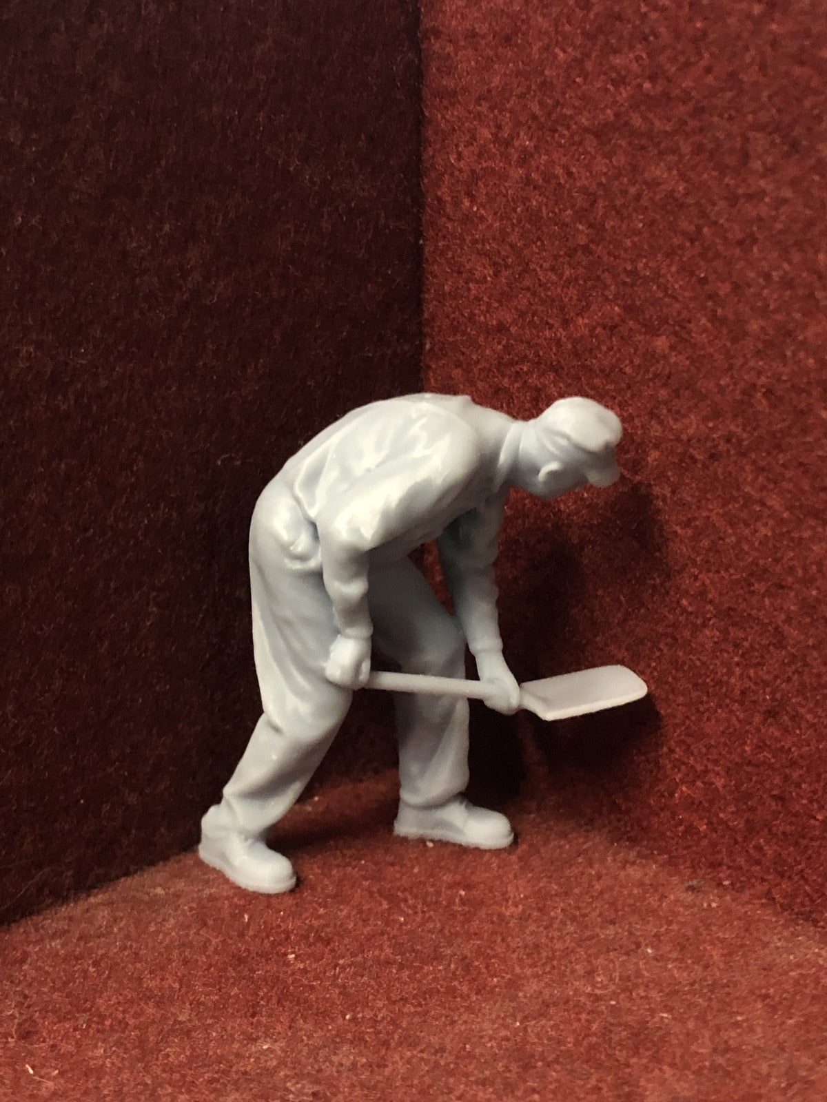 Unpainted G-scale 1:22.5 engineer figure for GN15 model railways, 3D scanned from a real person, approx 47mm tall