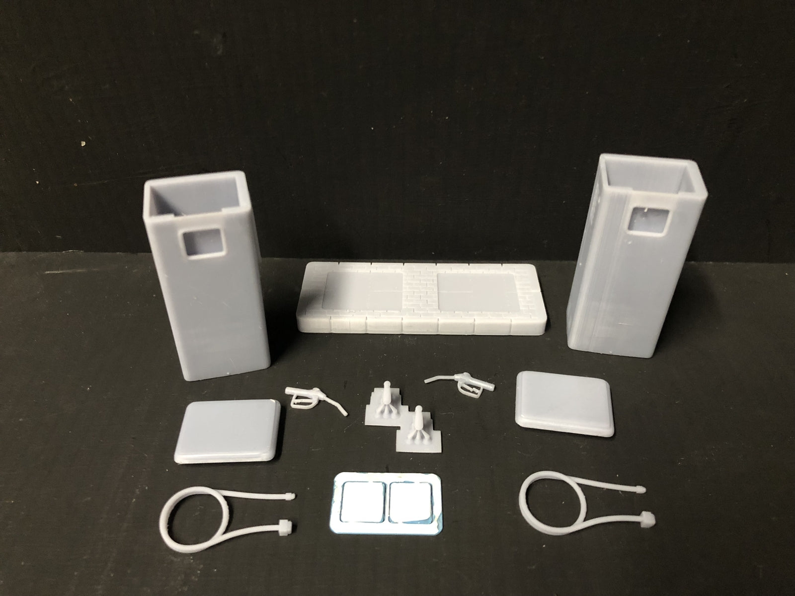 Unpainted G-scale Tokheim petrol and diesel pump scenery kit suitable for GN15 model railway layouts