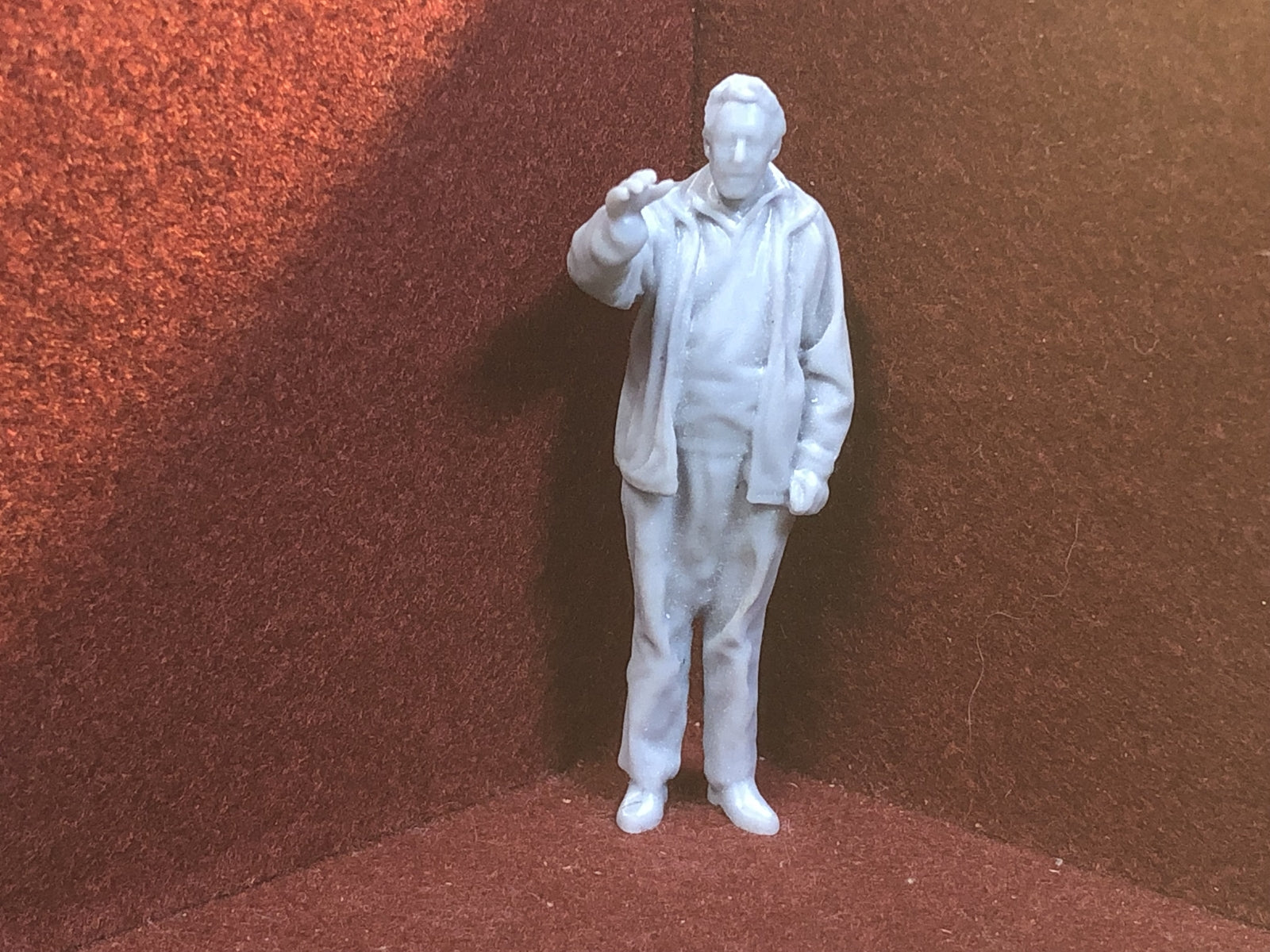 G-scale 1:22 resin figure of a 77mm tall driver for GN15 or G scale model railway layouts