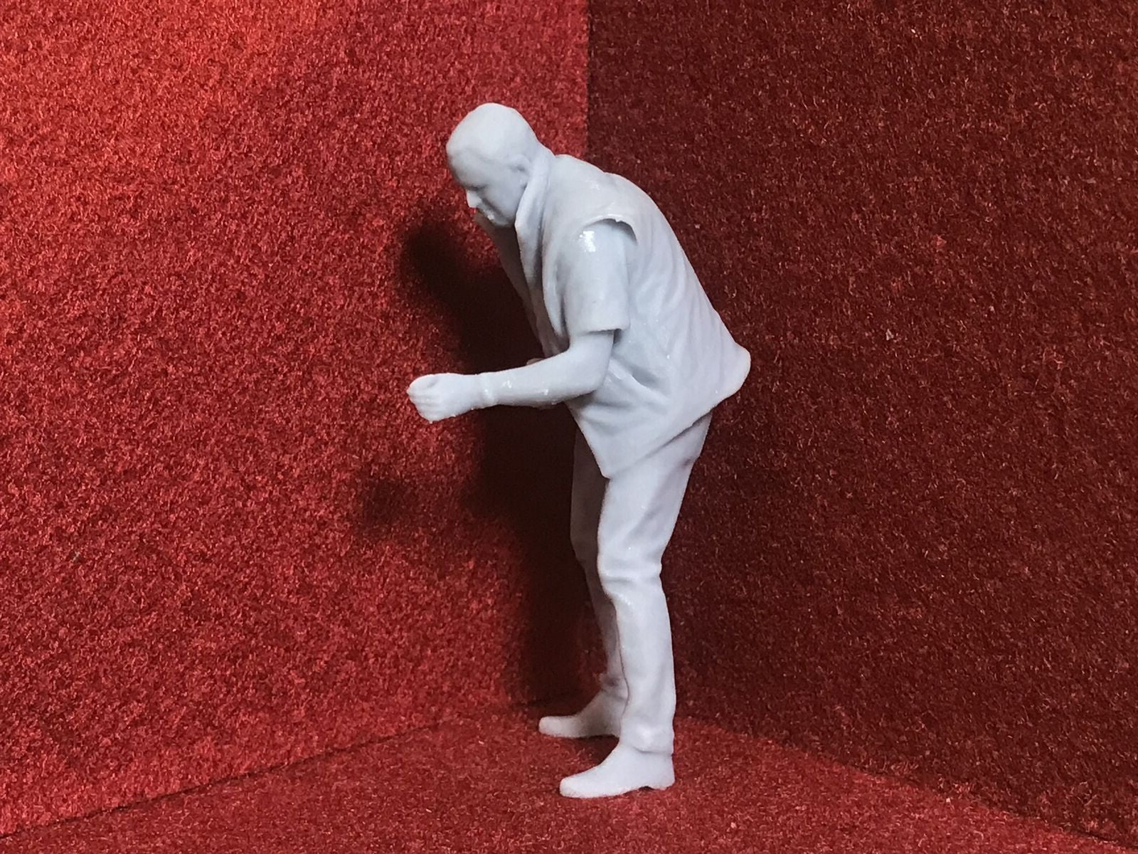 G scale 1:22 driver figure bent over, 68mm tall, for GN15 narrow gauge layouts using 16.5mm Bachmann chassis