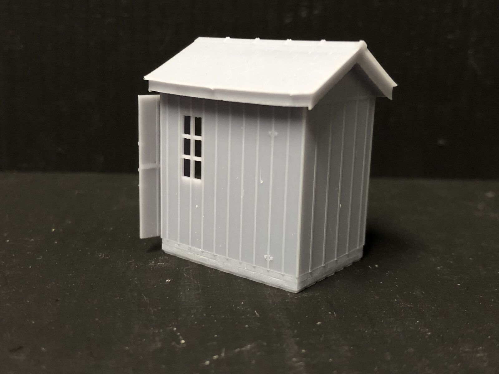 OO9/OO/HO scale Porthmadog-inspired ground signalman’s hut model kit with lever frame and clear glazing