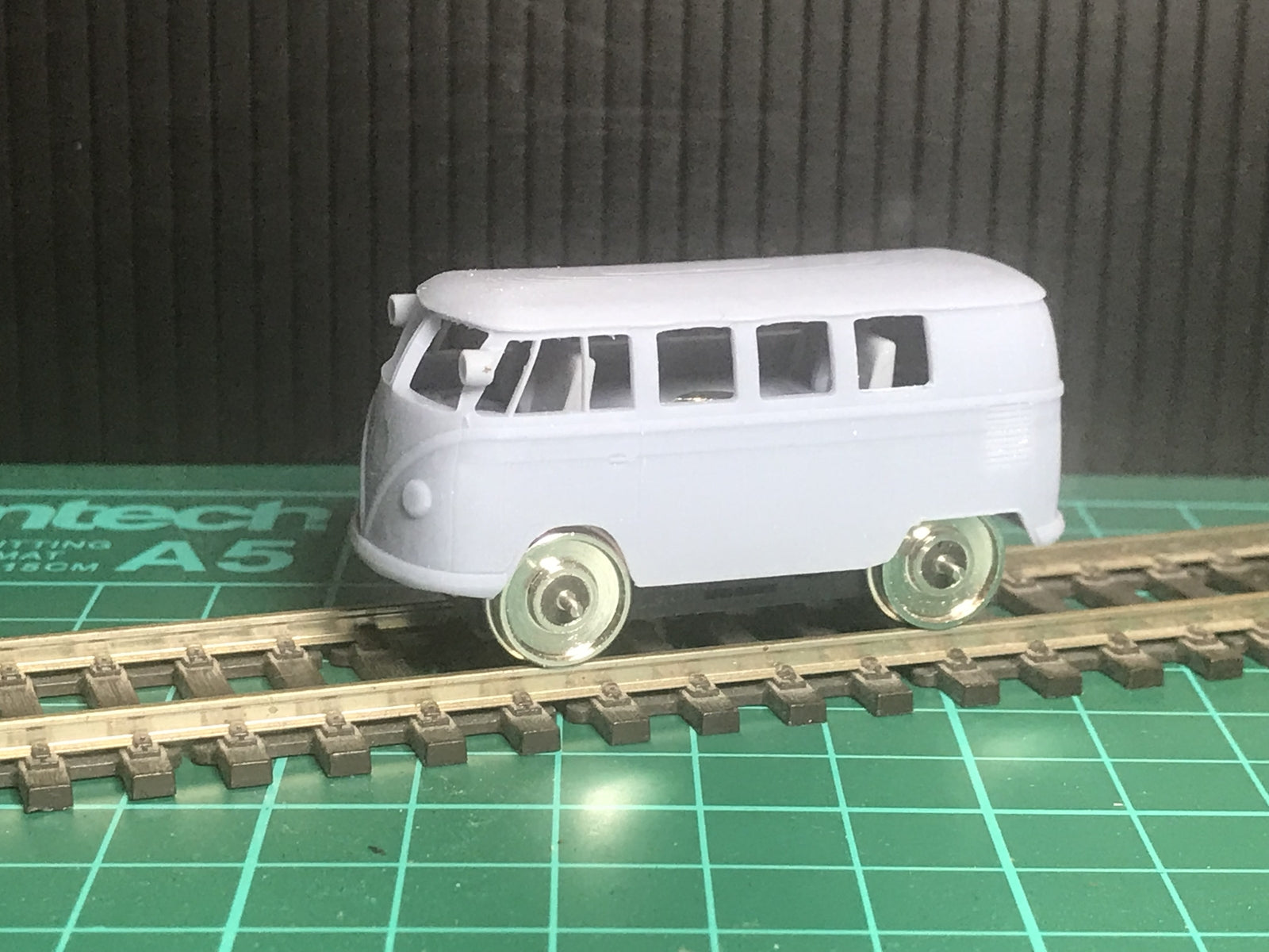 OO gauge VW Deutsche Bahn inspection railcar resin kit, designed to fit a 31mm wheelbase Tenshodo spud chassis with 10.5mm wheels