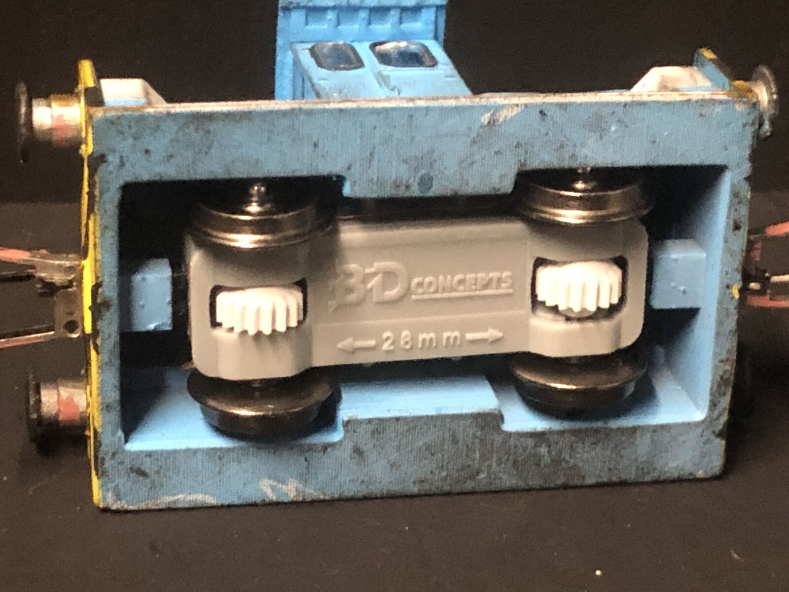 Unpainted OO9 Hunslet Yardmaster diesel shunter kit body, shown fitted to a BD Concepts 28mm motor bogie chassis