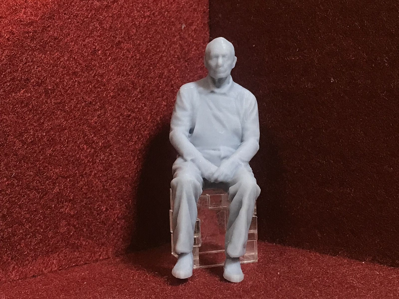 G-scale 1:22 seated driver figure for model railways, GN15 narrow gauge, 3D scanned from a real person