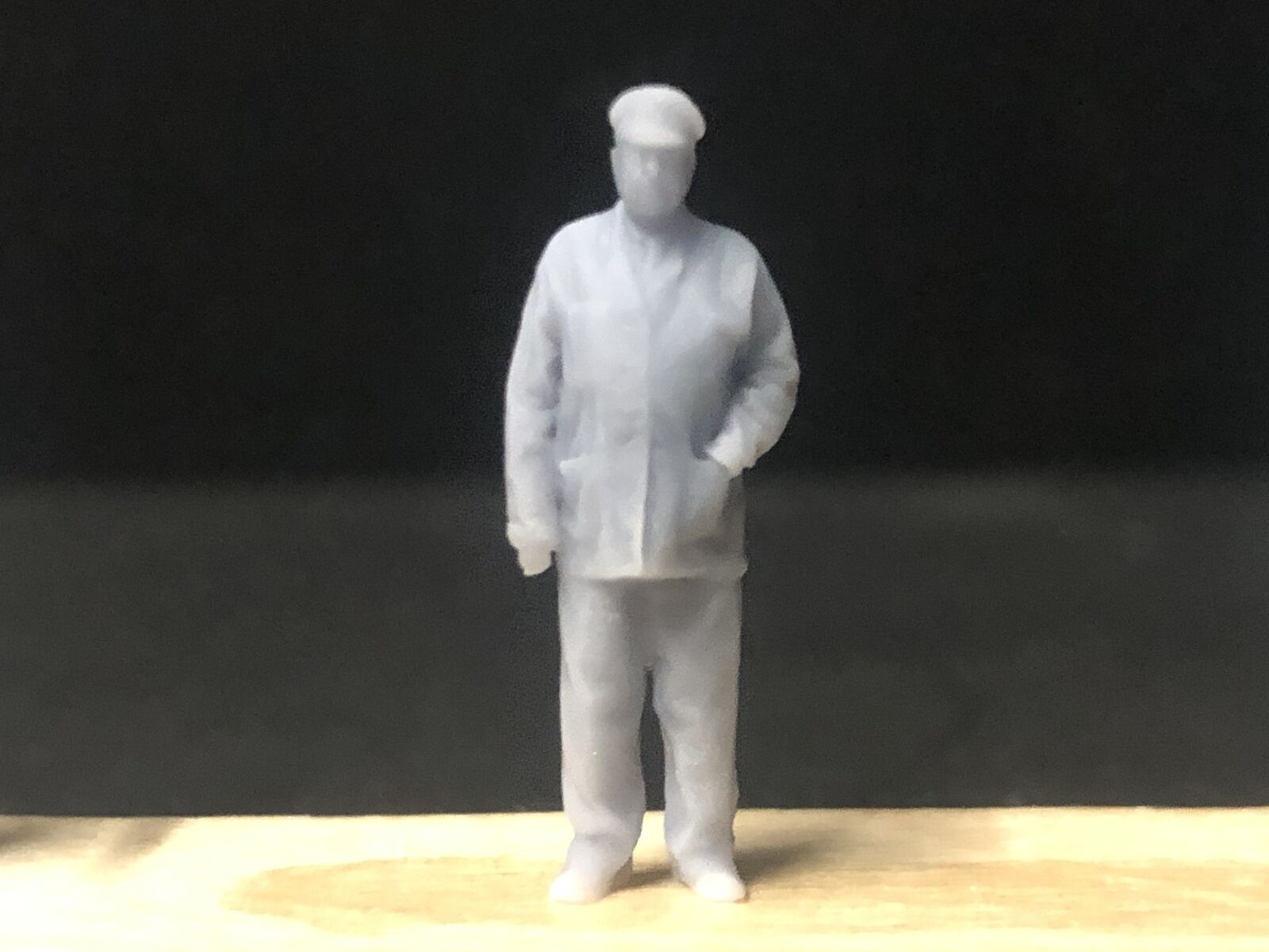 Unpainted 1:76 scale OO9/OO/HO loco crew multi-pack with six resin figures in assorted poses, ready for priming and painting.