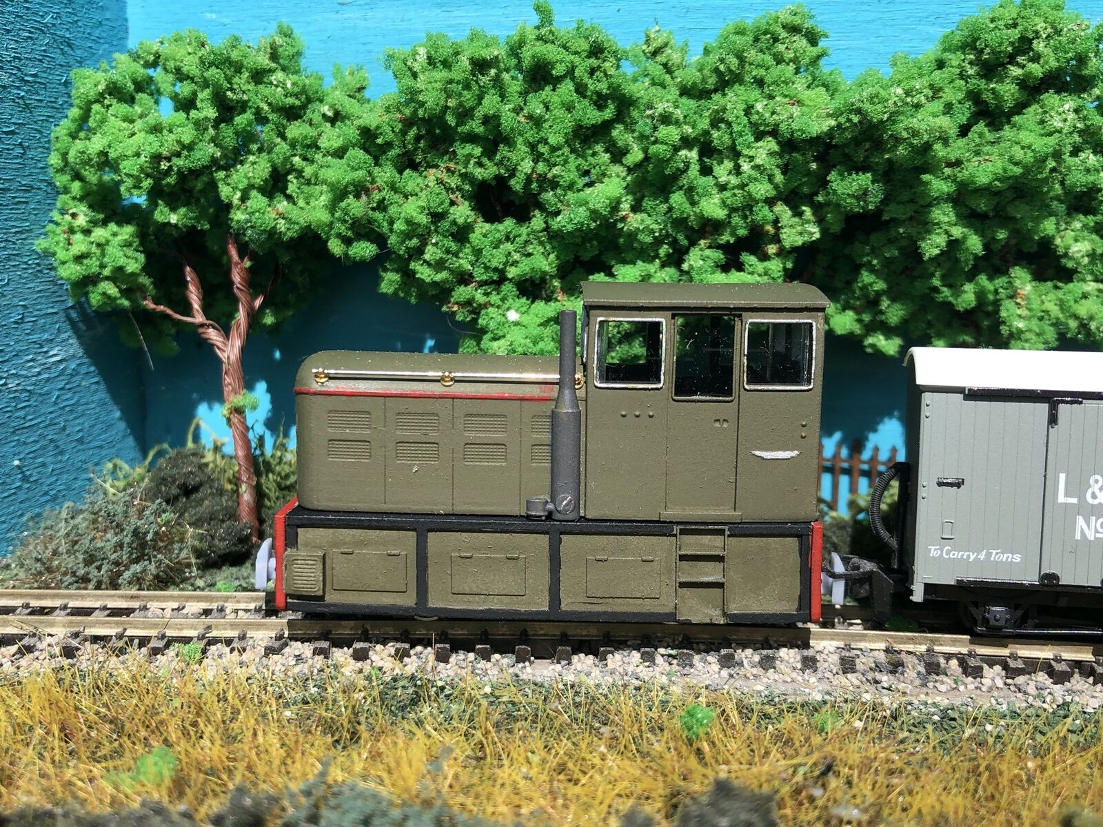 OO9 narrow gauge Fowler MFP No.4 diesel locomotive kit body shown fitted to a Kato 11-109 motor bogie chassis