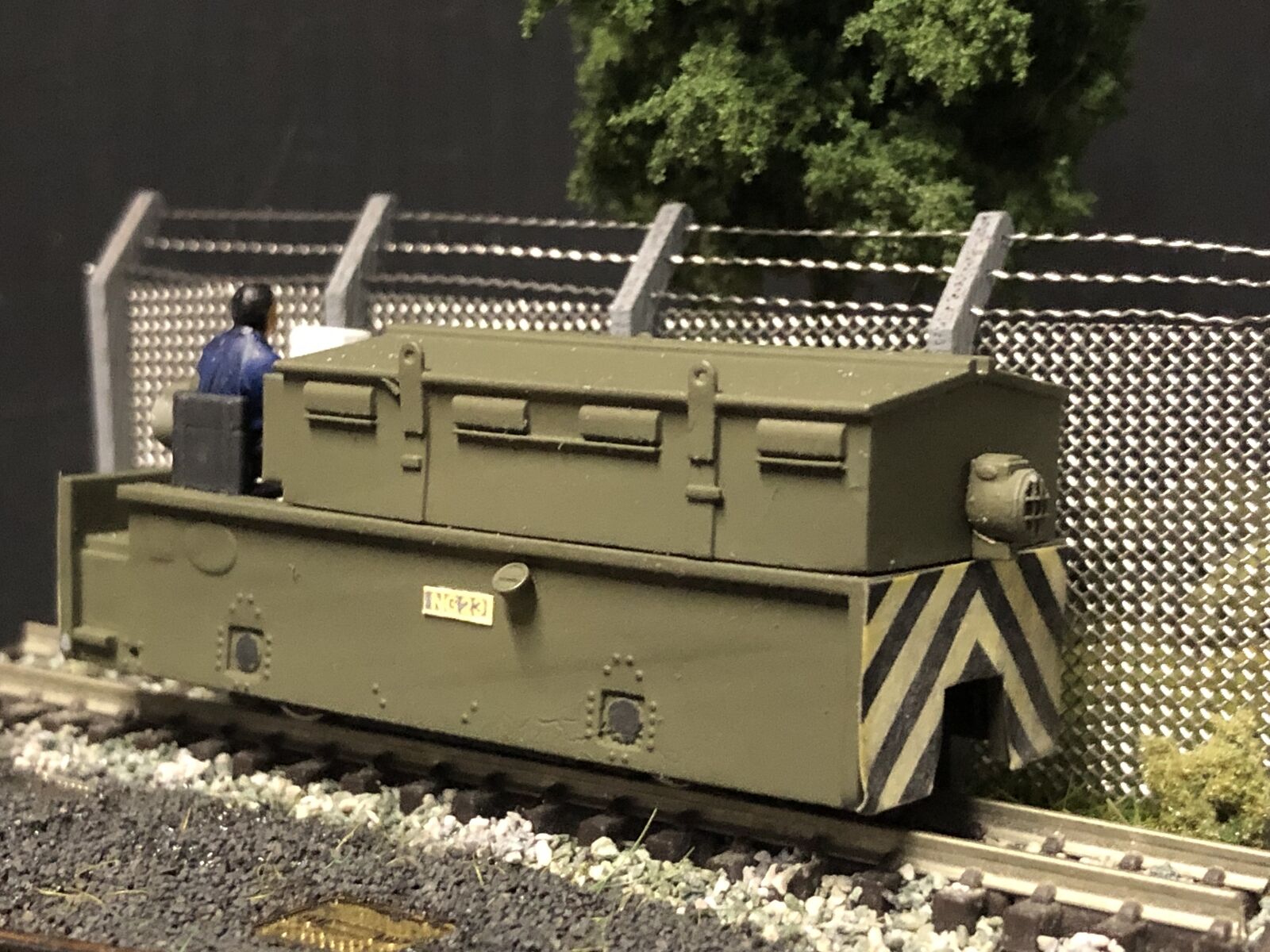 OO9 narrow gauge Baguley Drewy electric battery loco body kit, unpainted, designed to fit a Kato 11-109 chassis