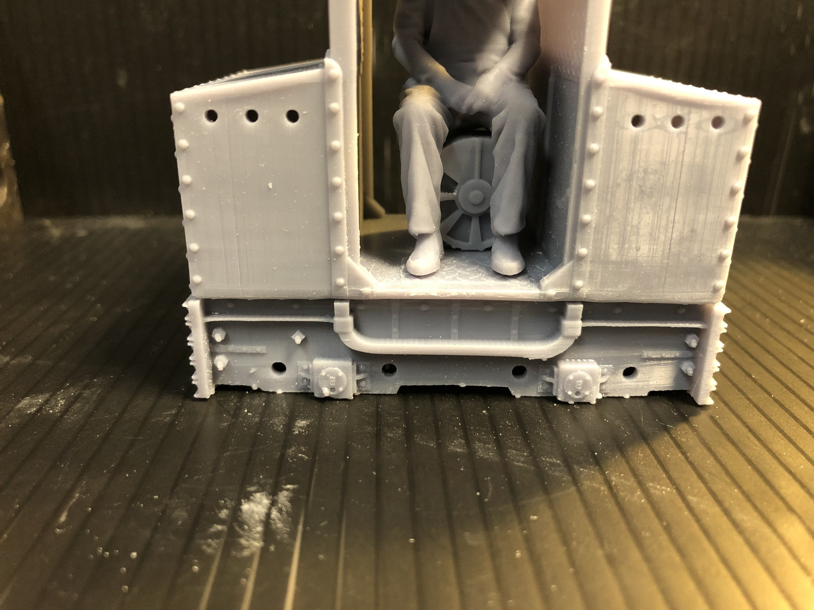 GN15 cabbed English Electric Brush critter quarry loco kit for 1:22.5 narrow gauge layouts, unassembled plastic body for 16.5mm track