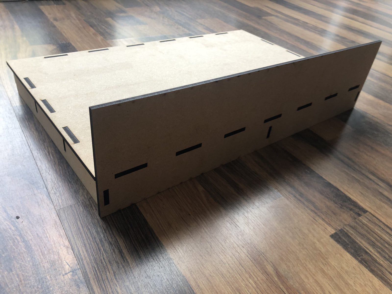 Laser-cut 4mm MDF model railway diorama baseboard with backscene, suitable for OO gauge layouts, 40cm x 25cm x 10cm