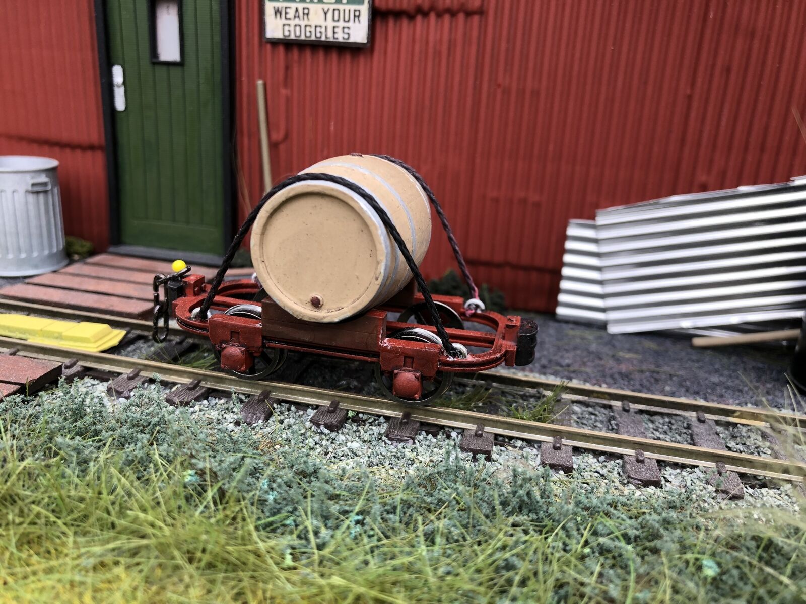 Gn15 narrow gauge drinking water wagon kit with single barrel on bogie frame and 12.5mm spoked wheels for model railway layouts
