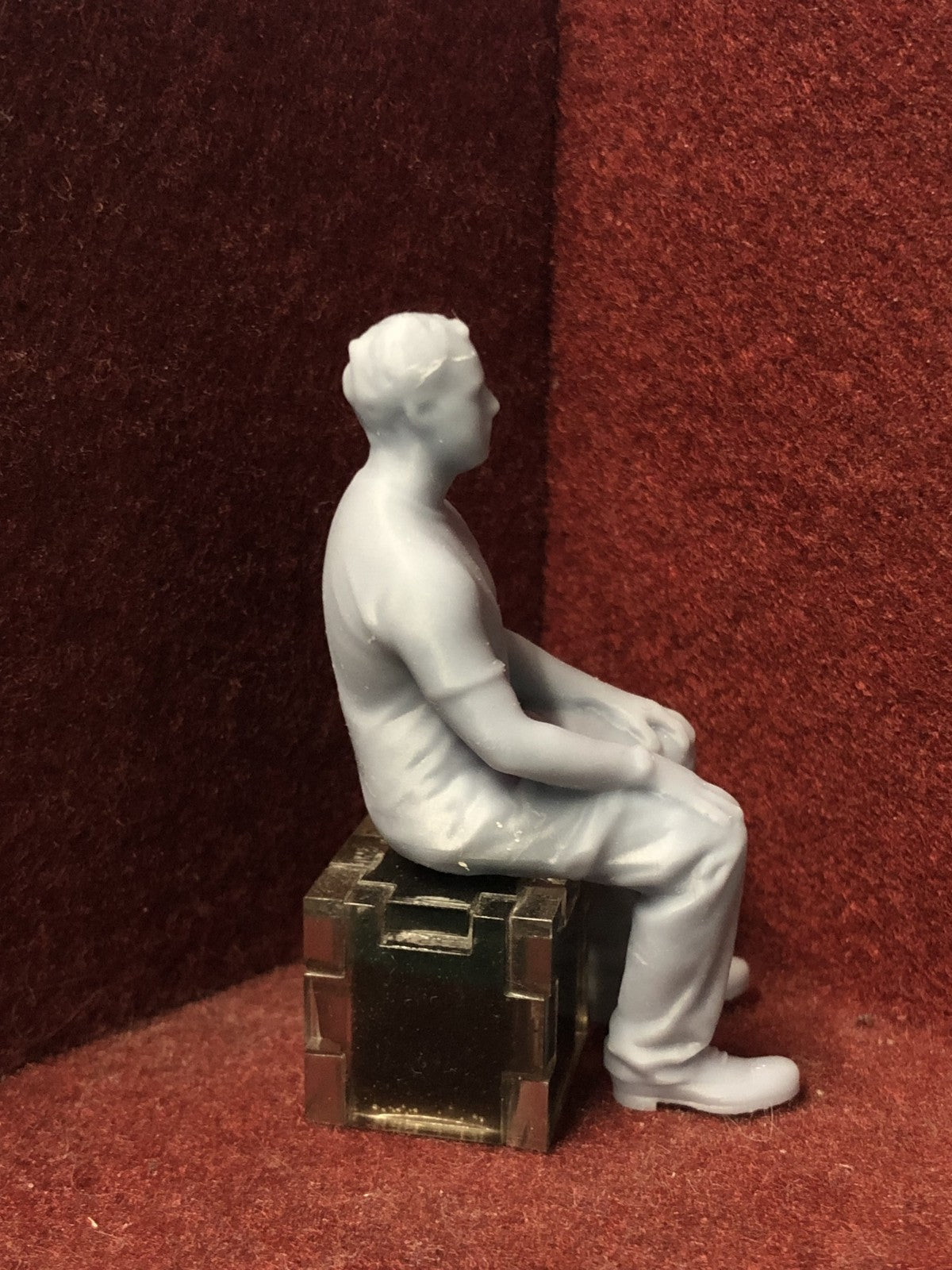 Unpainted 3D-scanned seated male figure for G scale 1:22.5 or GN15 model railways, approx 60mm tall.