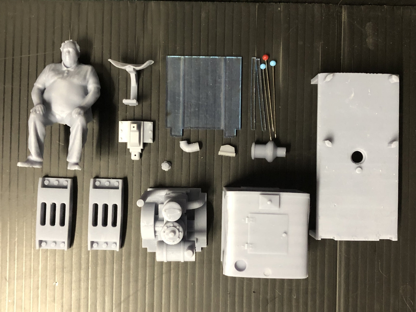 Unpainted GN15 Deutz single-cylinder diesel loco kit, G-scale body for 00 track using a Tenshodo-style 35mm spud chassis