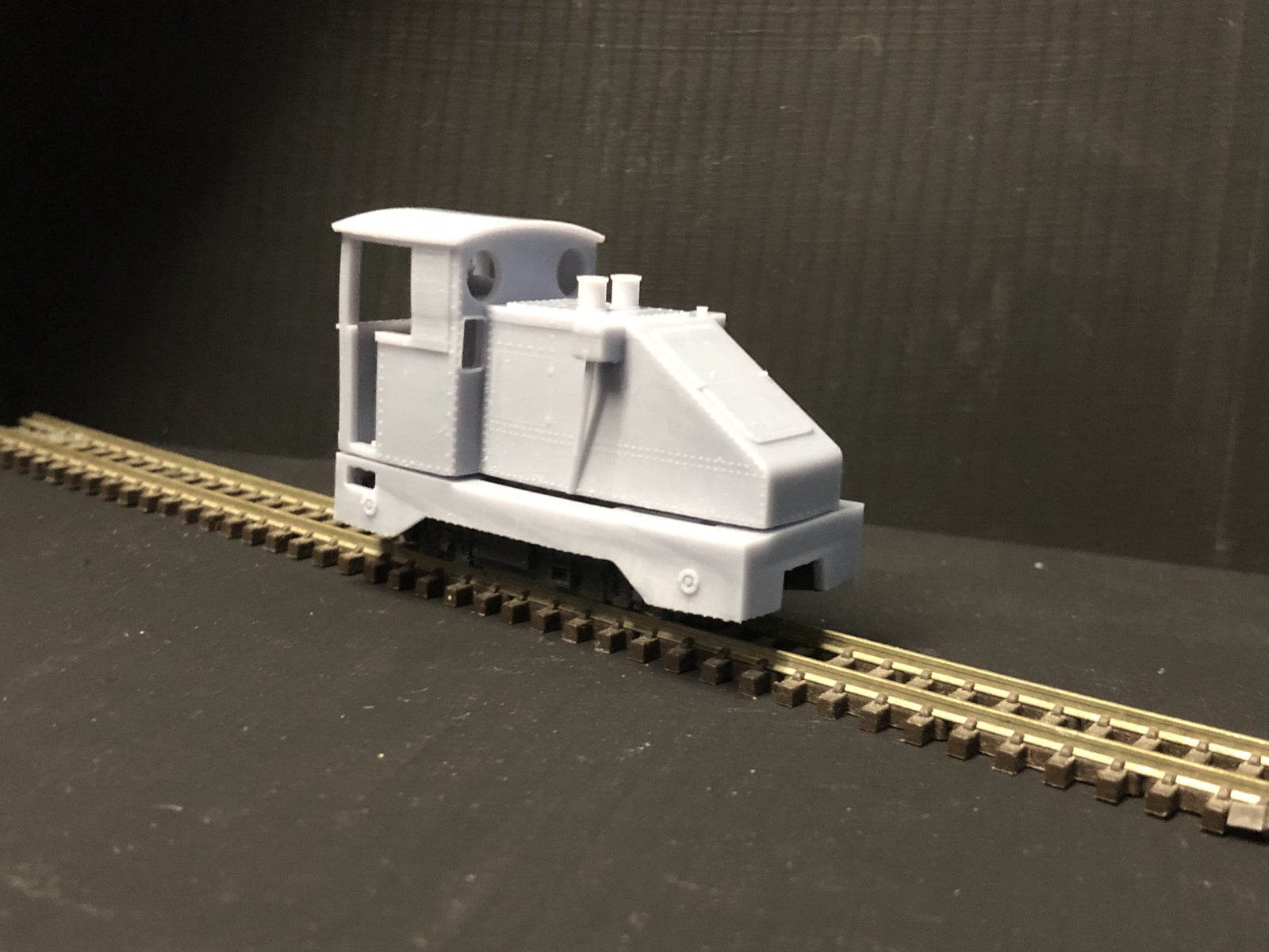 OO9 gauge Kerr Stuart No.4415 narrow gauge diesel locomotive kit body on a Kato 11-109 motor bogie chassis