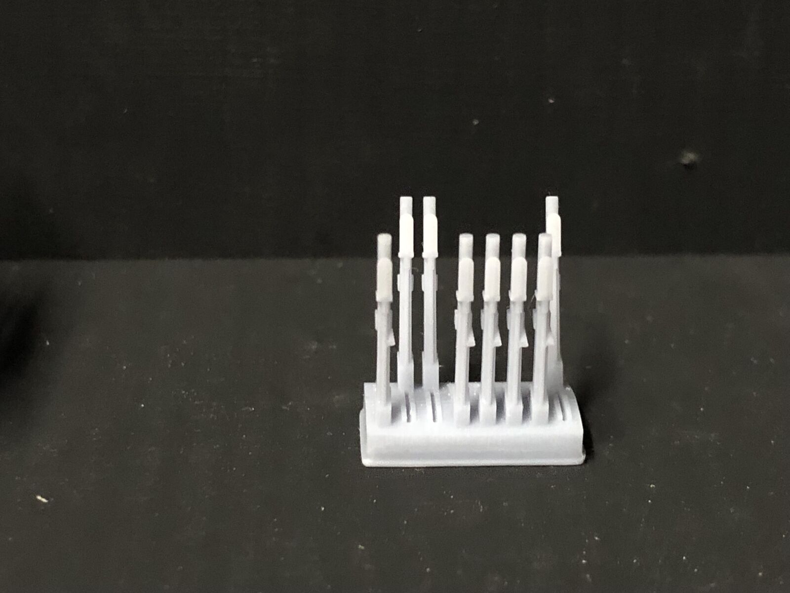 OO9/OO/HO scale ground signal box hut model kit with separate roof, glazing and interior lever frame