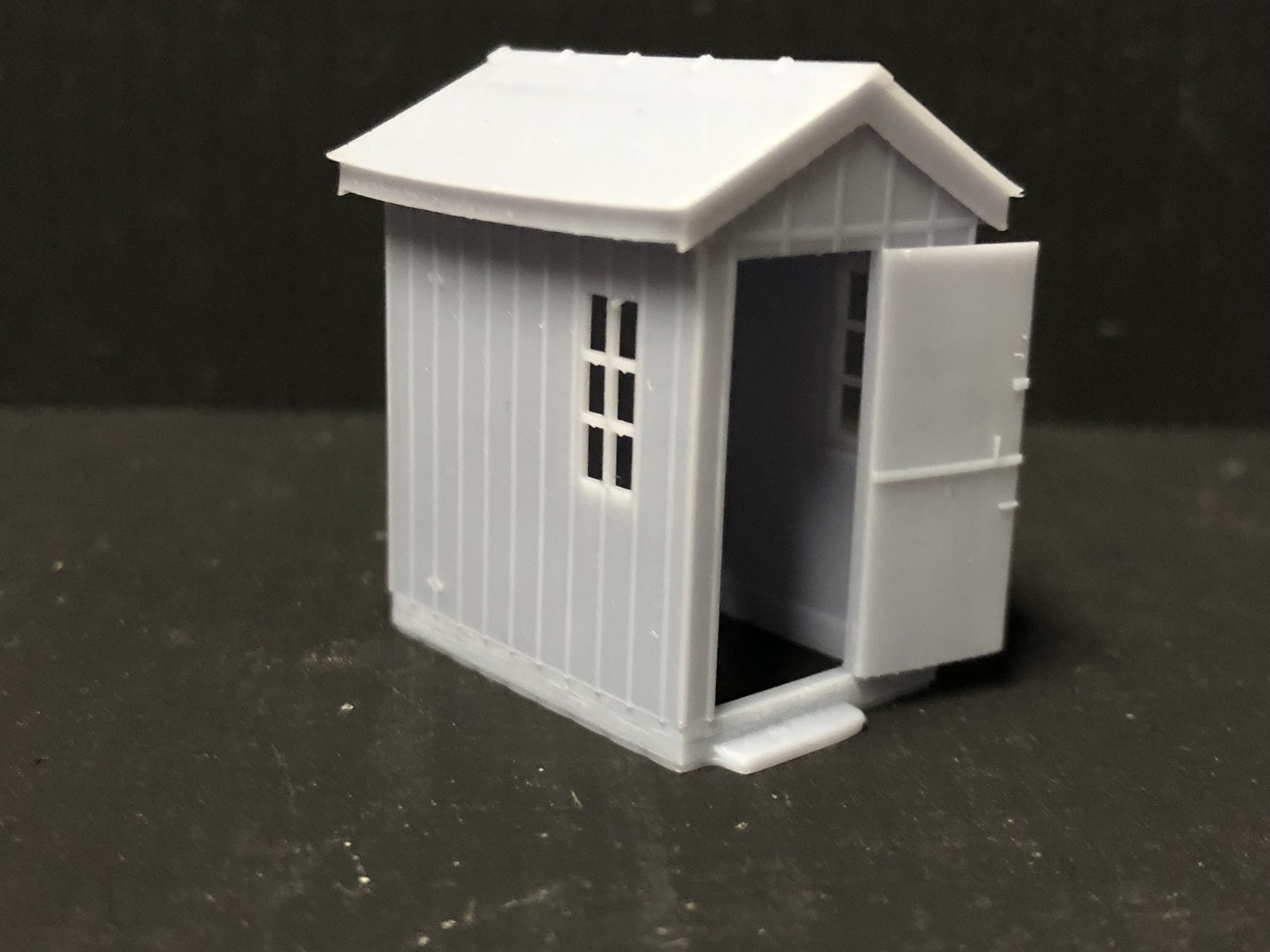 OO9/OO/HO scale Porthmadog-style ground signalman’s hut model kit with lever frame and glazed windows