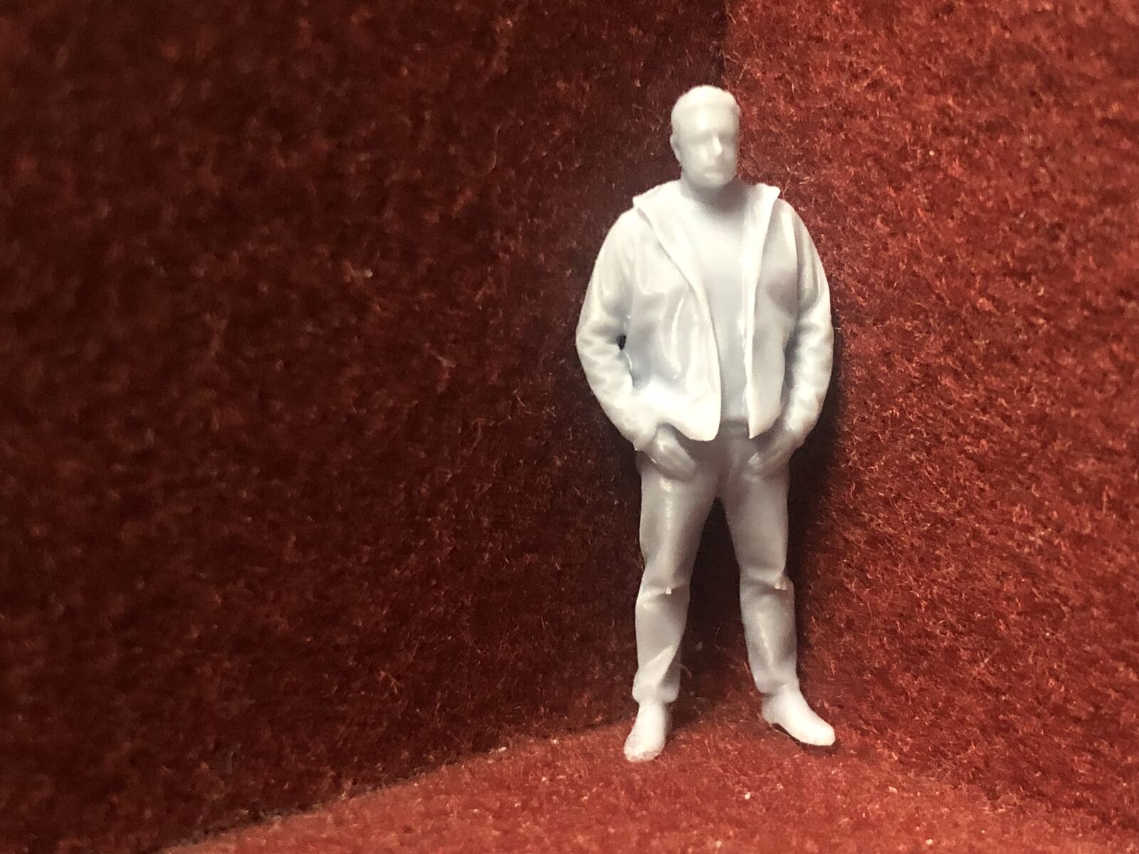 Set of six unpainted 1:43.5 scale NG7/O gauge resin worker and civilian figures in assorted standing poses.