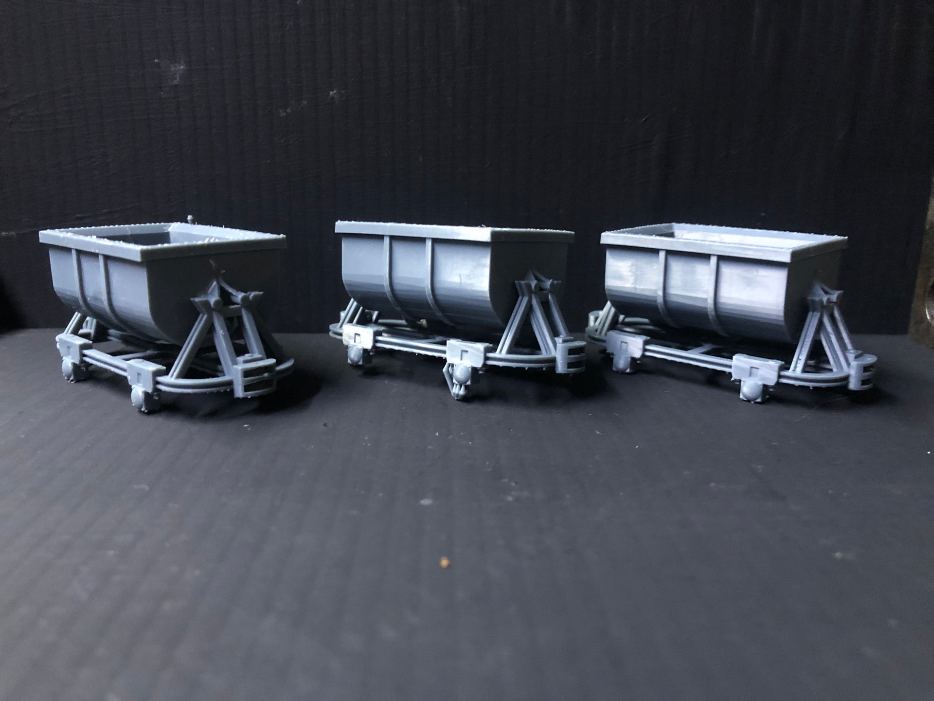 Gn15 Narrow Gauge Three Unpainted Ore Tipper Wagons with wheels