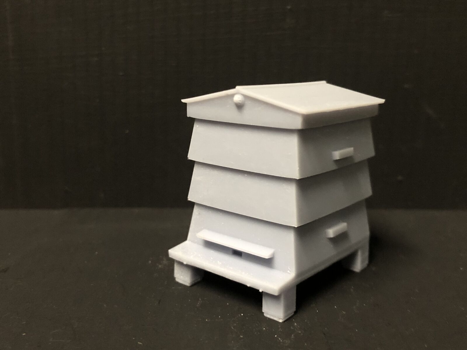 Unpainted GN15 G scale WBC beehive model with brood box and two supers for narrow gauge railway layouts