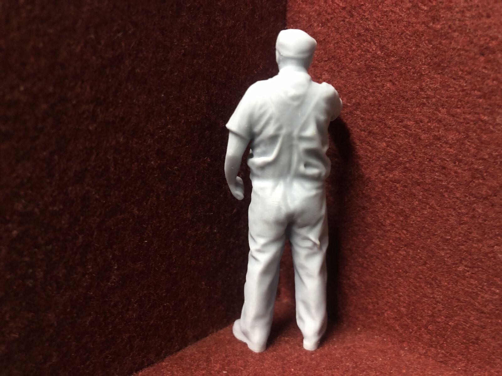 Unpainted G-scale 1:22.5 driver figure in a flat hat for GN15 or G scale model railway layouts