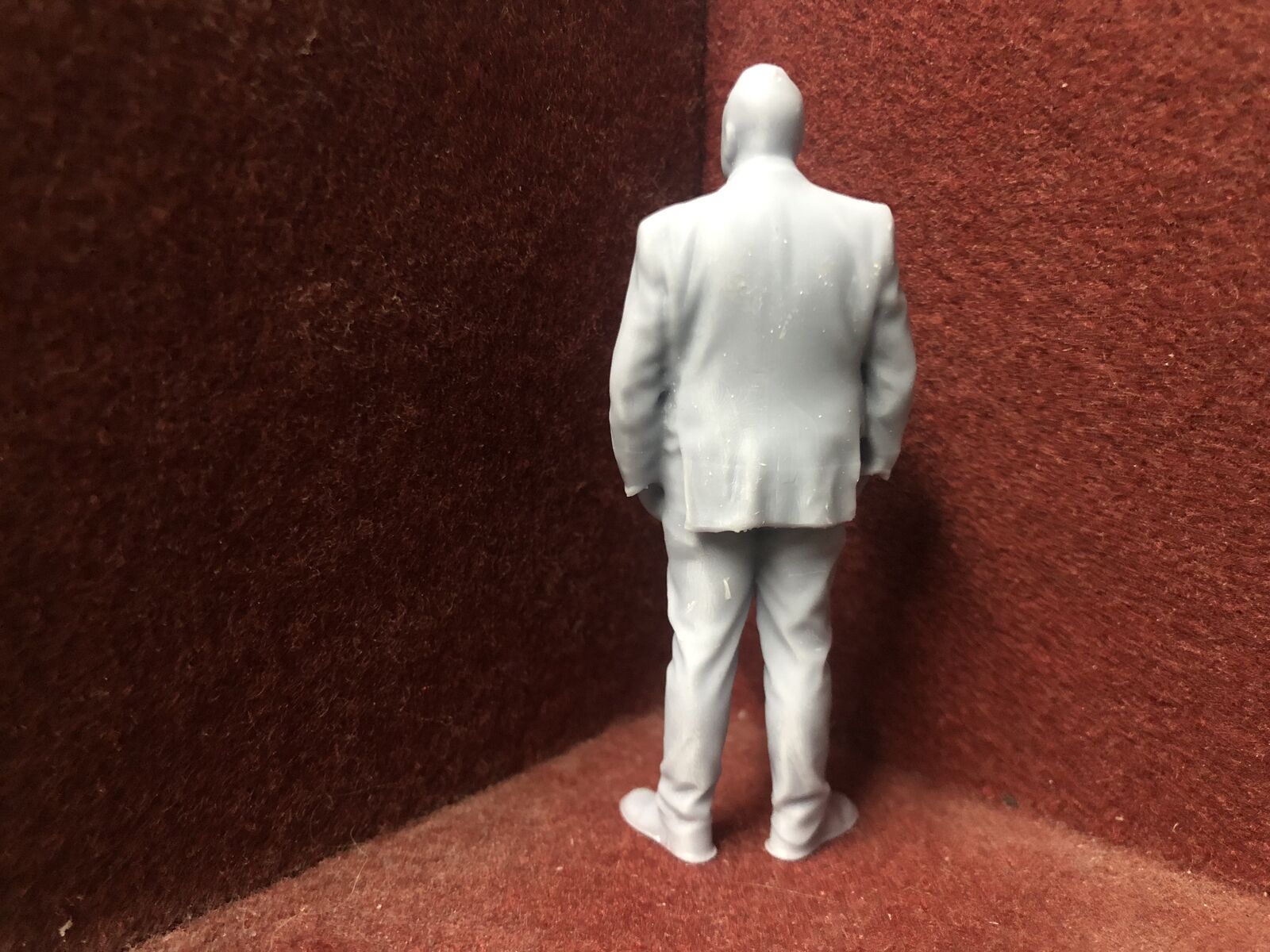 Unpainted G scale 1:22.5 GN15 resin figure of a man in a casual coat standing at ease for model railway layouts
