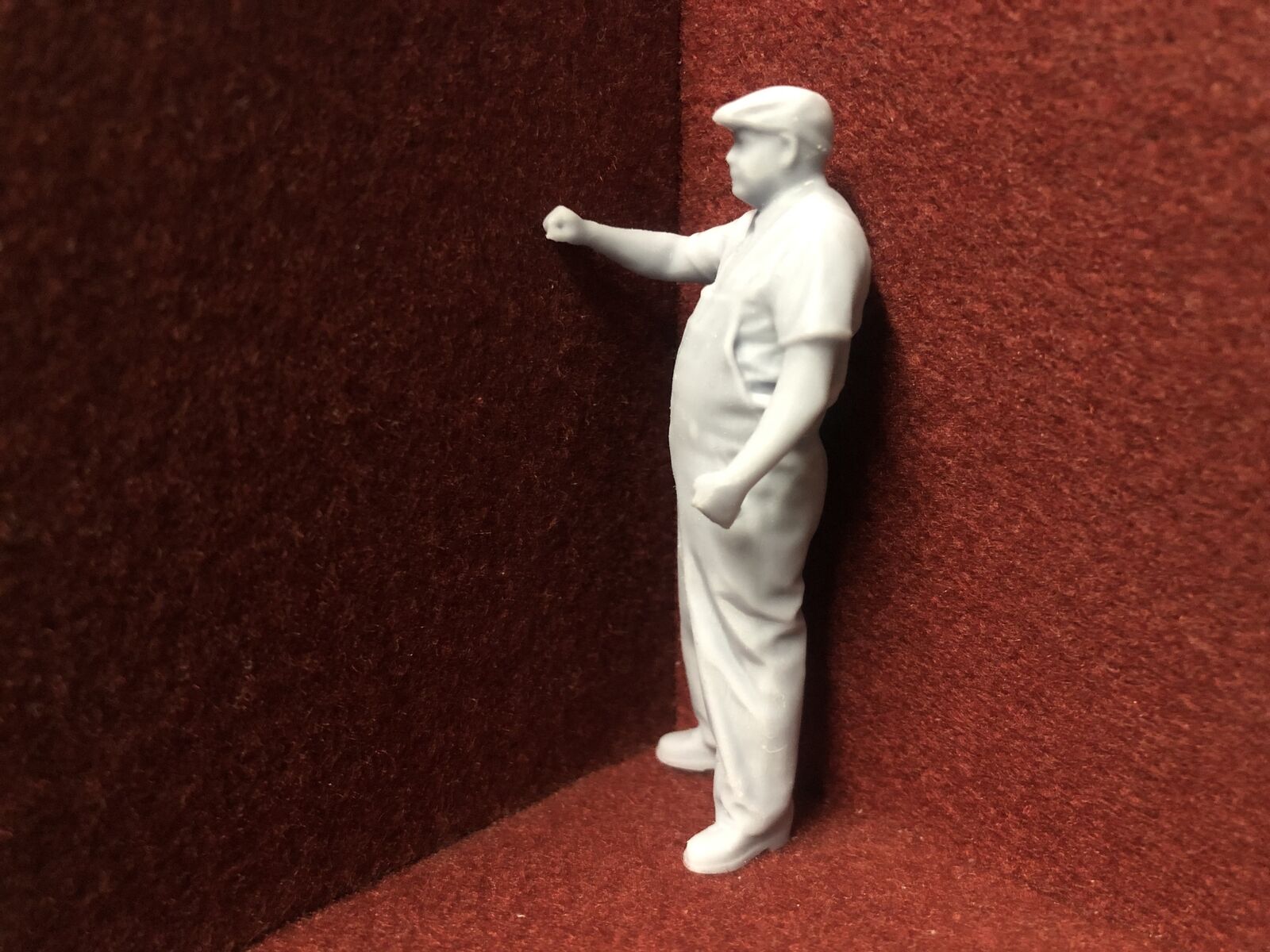 Unpainted G-scale 1:22.5 driver figure in a flat hat for GN15 or G-scale model railway layouts