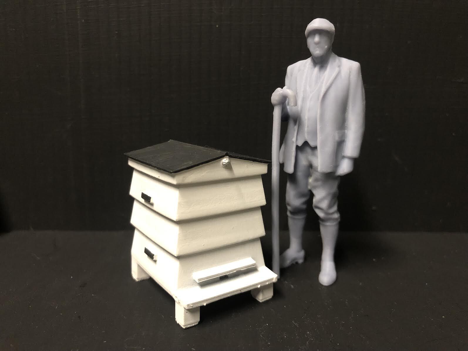 G scale GN15 WBC beehive model kit, unpainted resin hive with brood box and two supers for railway or miniature layouts