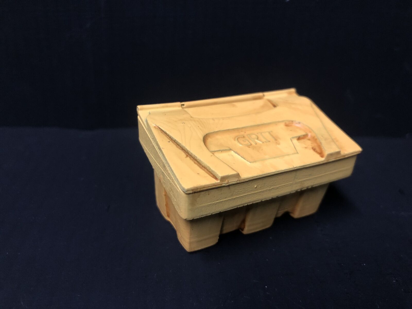 GN15 G scale resin model railway grit bin with separate working lid and hinge rod for workshop or factory yard scenes