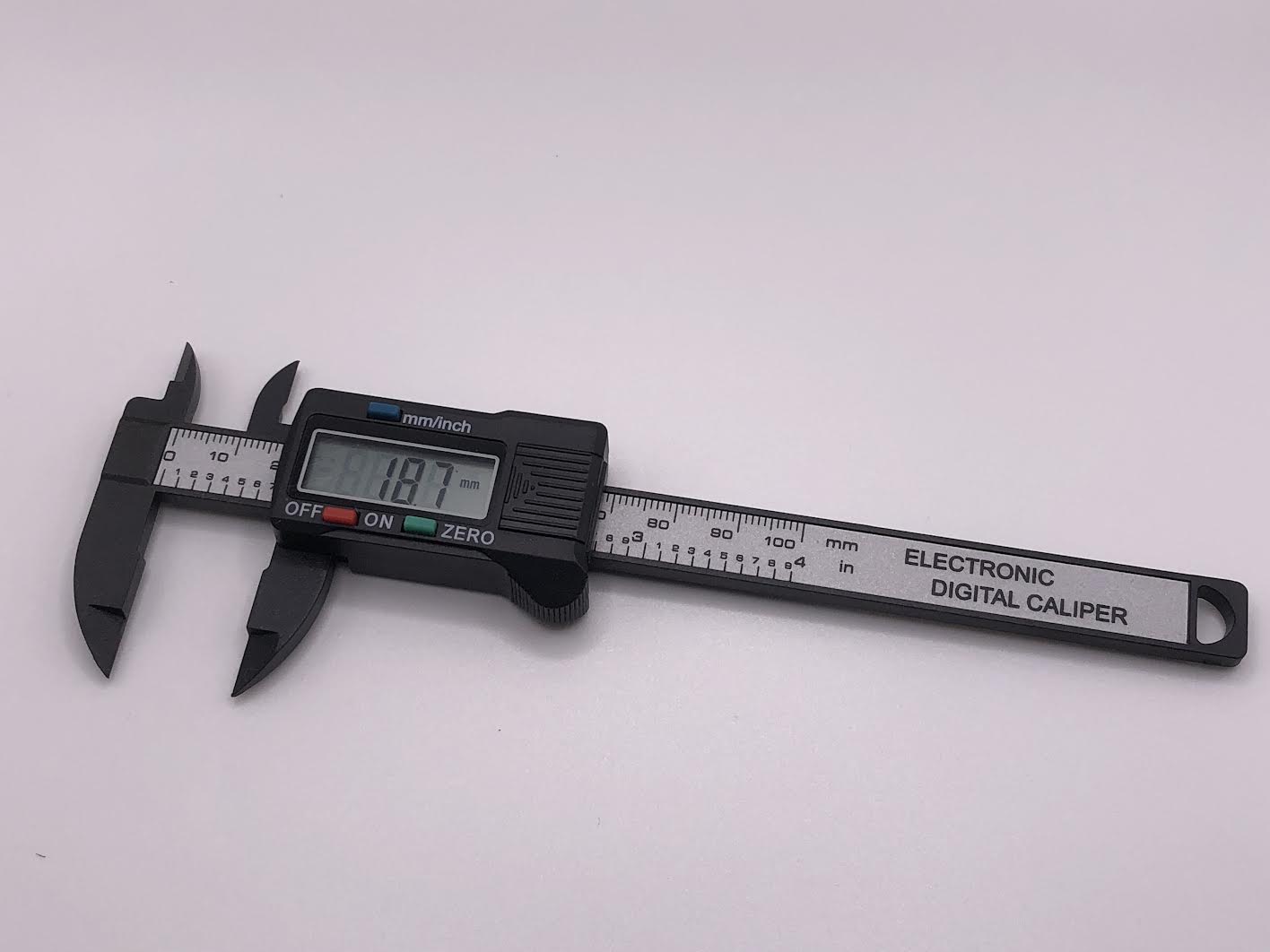 100mm digital carbon-fibre caliper with LCD display for precise measuring of model railway parts and other small components