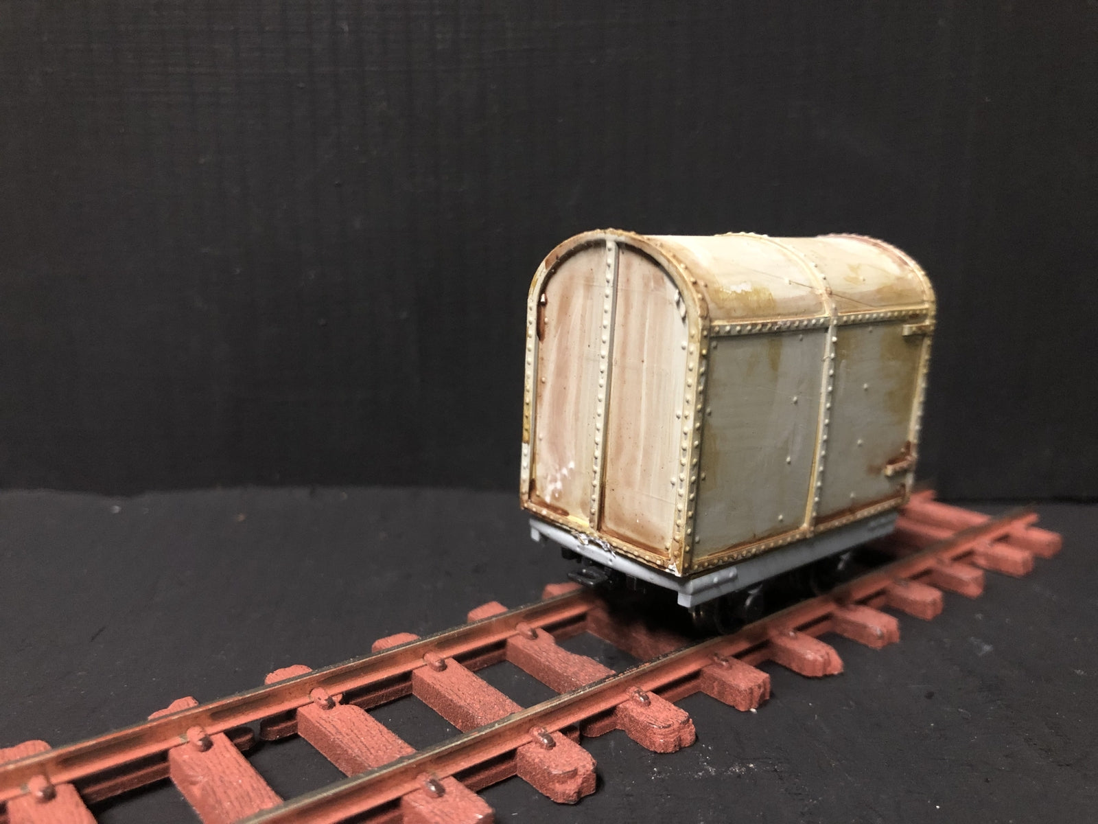 NG7 narrow gauge wagon load kit showing a gunpowder-style wagon topper for the Bachmann Dinorwic slate wagon chassis