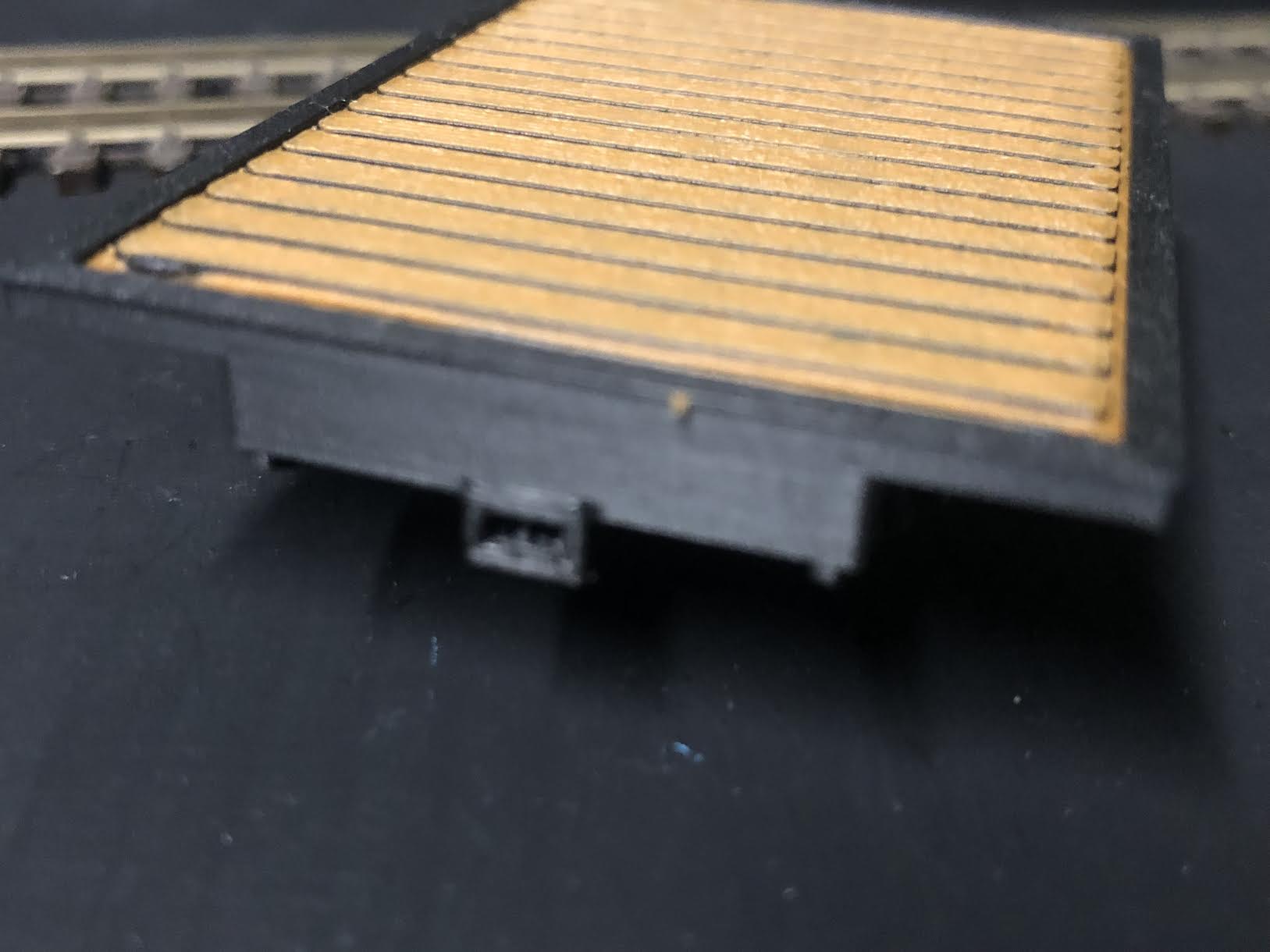 O-16.5 / NG7 narrow gauge pre-coloured flat bed wagon kit with POM wheelsets for model railway layouts