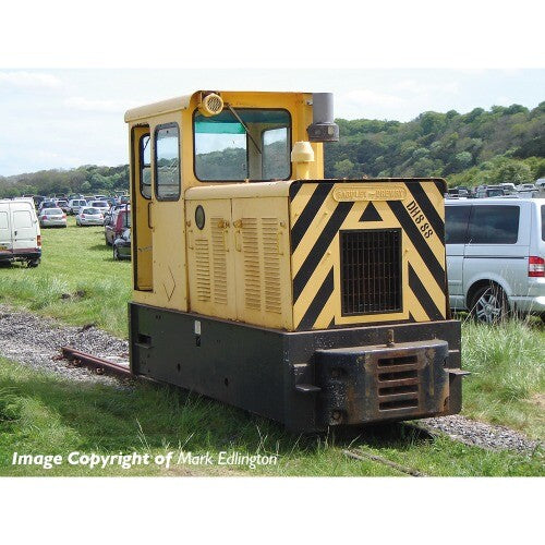OO9 009 Baguley-Drewry 70hp RNAD diesel locomotive kit body shown mounted on a Kato 11-109 narrow gauge chassis
