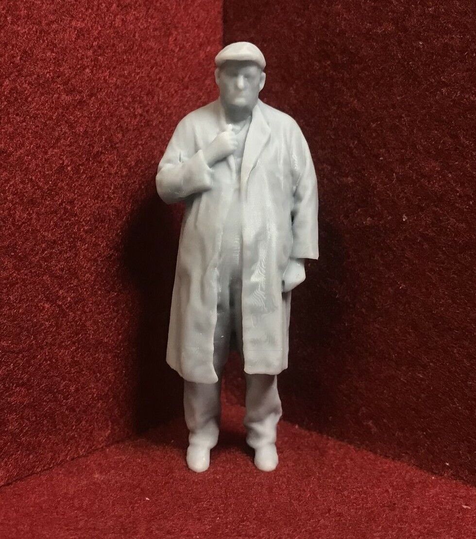 G scale 1:22 driver figure in a coat for GN15 narrow gauge model railways, 3D scanned from a real person