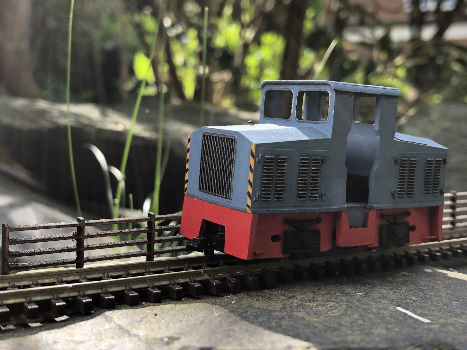 OO9 009 narrow gauge Diema DS90 style diesel shunter body shell designed to fit a Kato 11-109 chassis