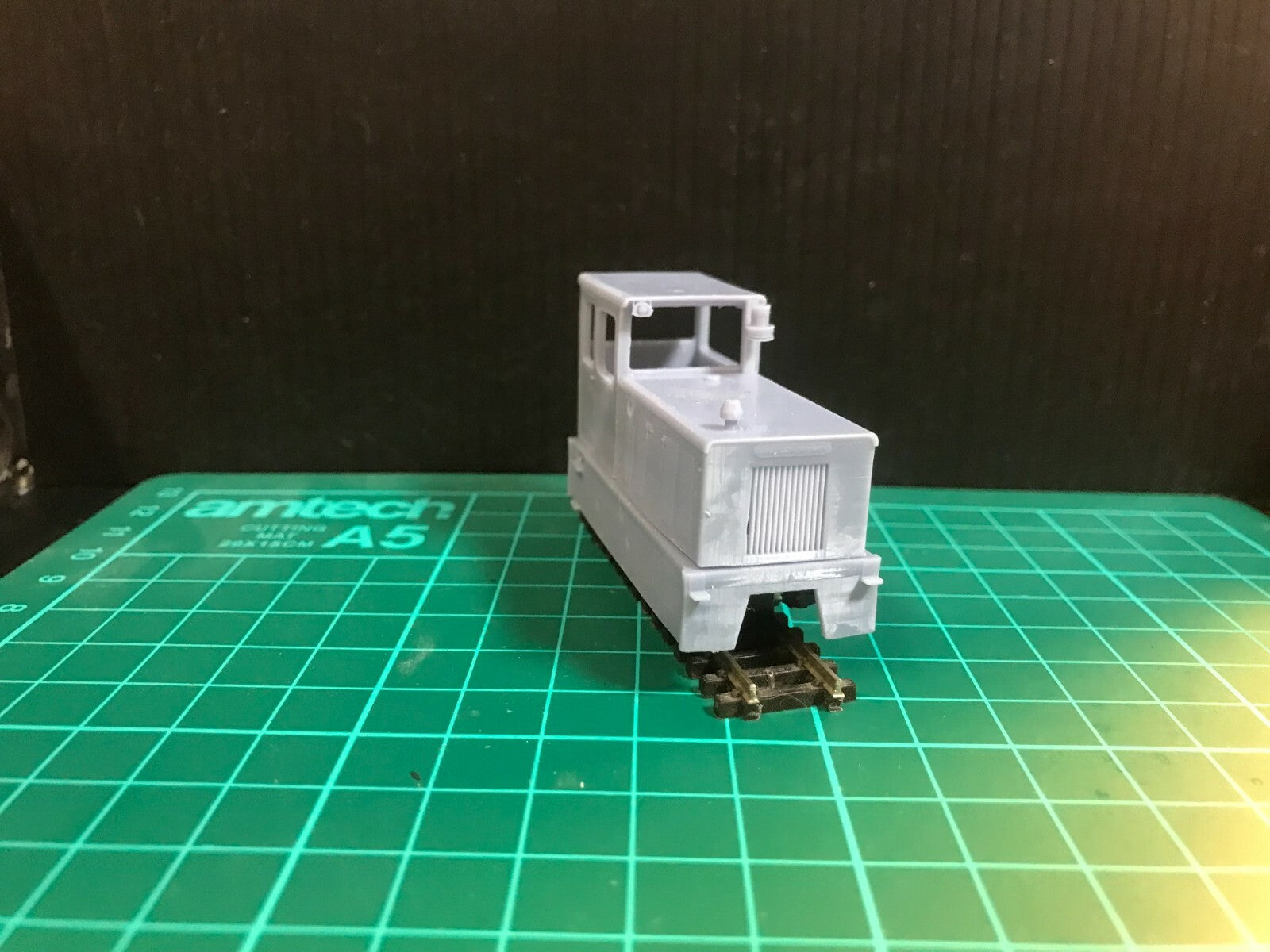 OO9 009 Baguley-Drewry 70hp RNAD diesel locomotive kit body shown for mounting on a Kato 11-109 chassis