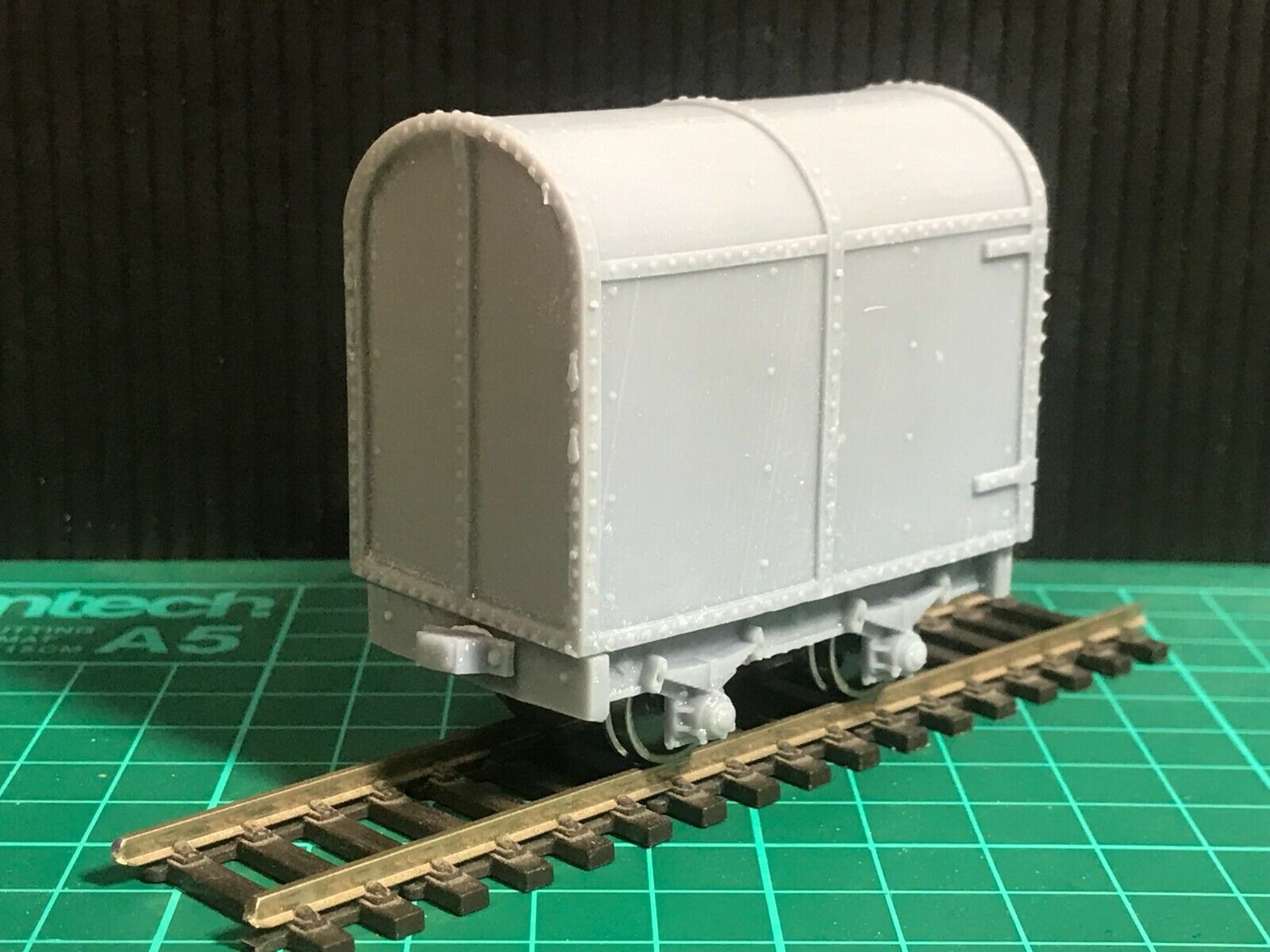 Gn15 narrow gauge Welsh gunpowder wagon kit, short body on 16.5mm track with 12.5mm spoked wheels shown assembled