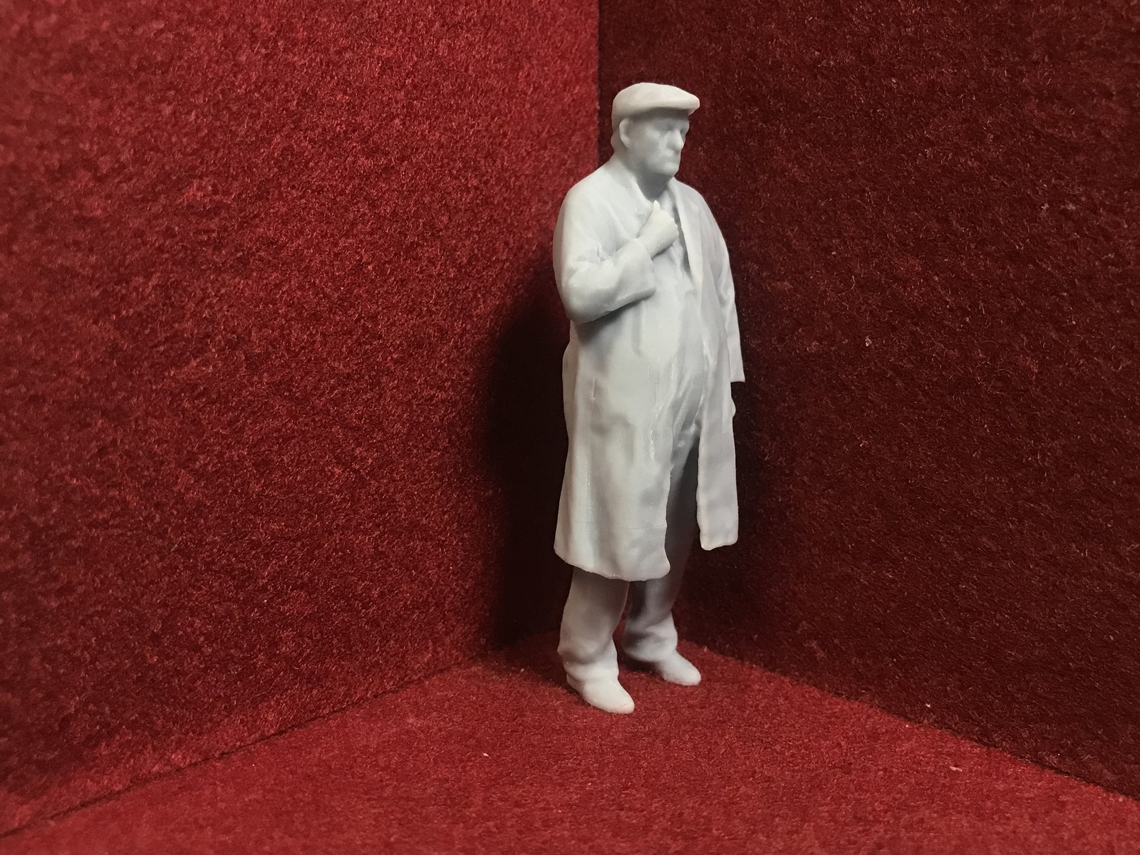 G scale 1:22 driver figure in a coat for GN15 narrow gauge model railways, 3D scanned from a real person