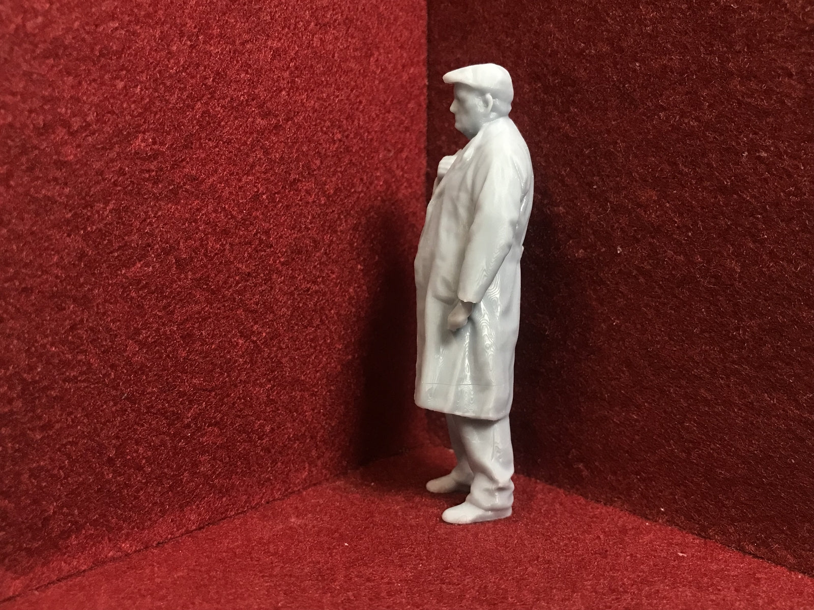 G scale 1:22 driver figure in a coat for GN15 narrow gauge model railways, 3D scanned from a real person