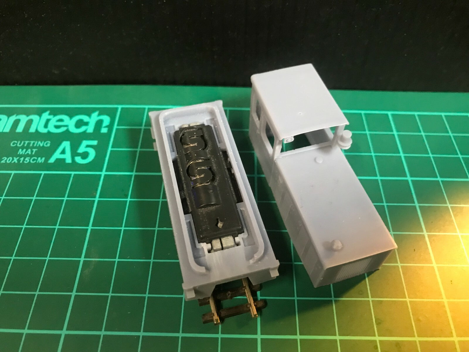 009 OO9 Baguley-Drewry 70hp RNAD diesel locomotive kit for Kato 11-109 chassis in 4mm narrow gauge scale