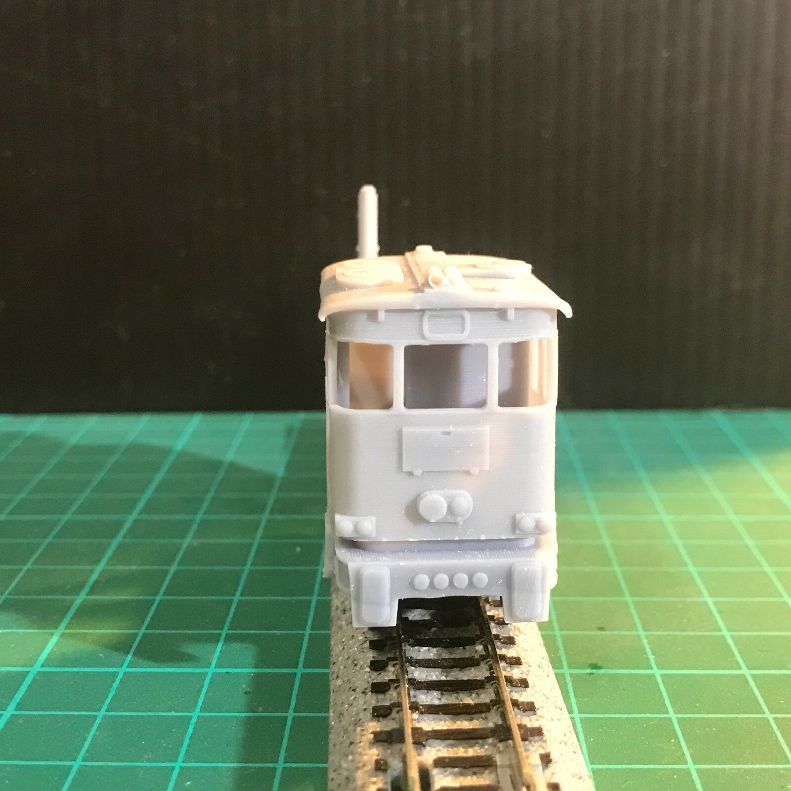 OO9 narrow gauge resin maintenance/inspection car body kit shown fitted to a Kato 11-109 motorised chassis for model railways