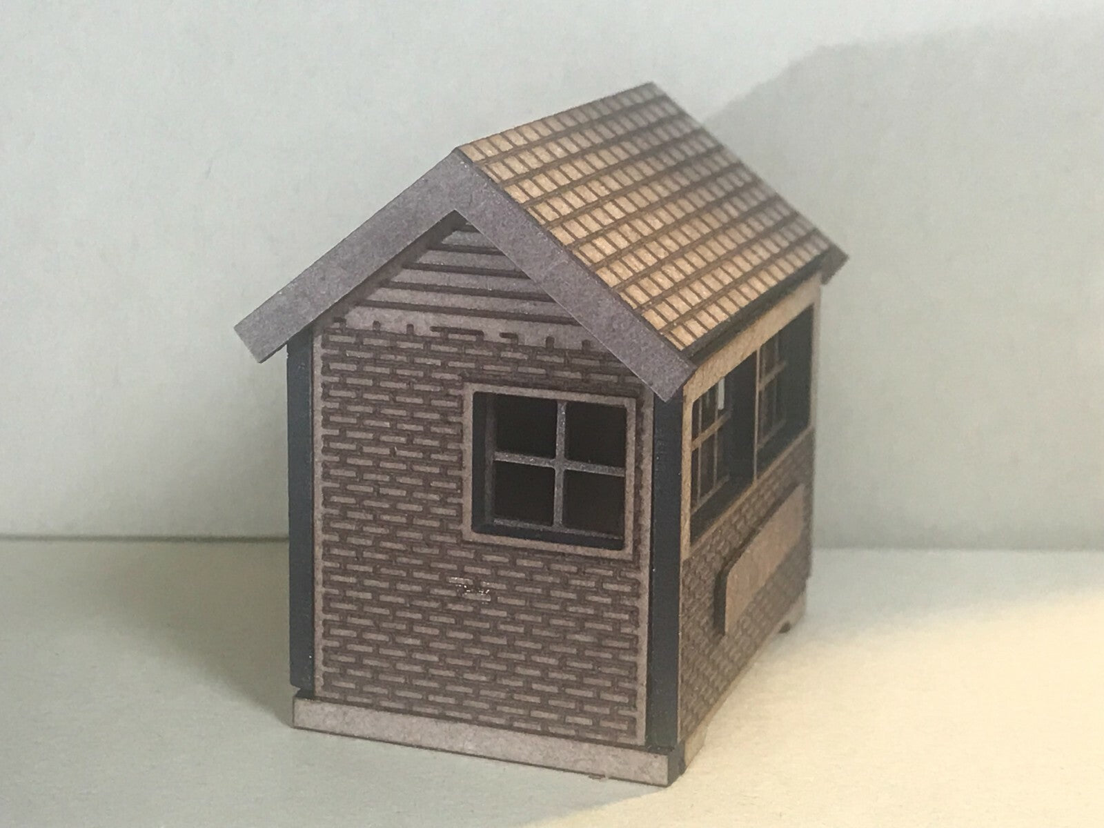OO9/OO/HO scale laser-cut country ground-level signal box kit for a small goods yard model railway layout