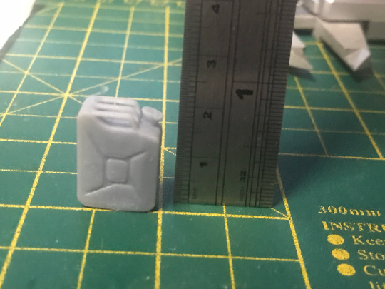 G-scale GN15 model railway scenery set featuring assorted cans and industrial containers for workshop or yard layouts