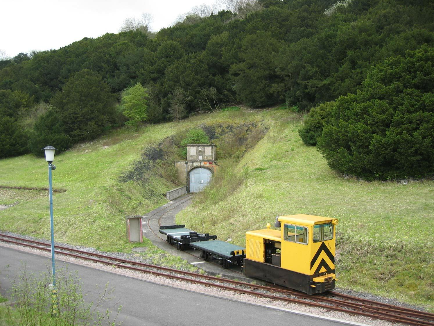 009 OO9 Baguley-Drewry 70hp RNAD Dean Hill diesel locomotive kit for Kato 11-109 chassis on 9mm narrow gauge track
