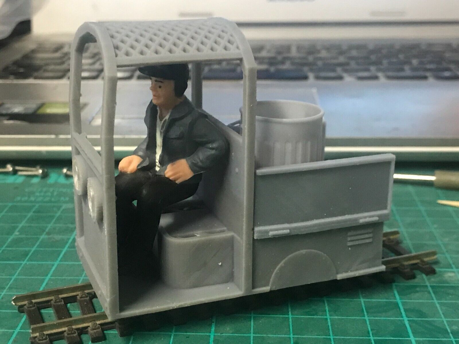 GN15 narrow gauge Solva diesel inspection and maintenance loco kit using a Tenshodo spud motor bogie chassis