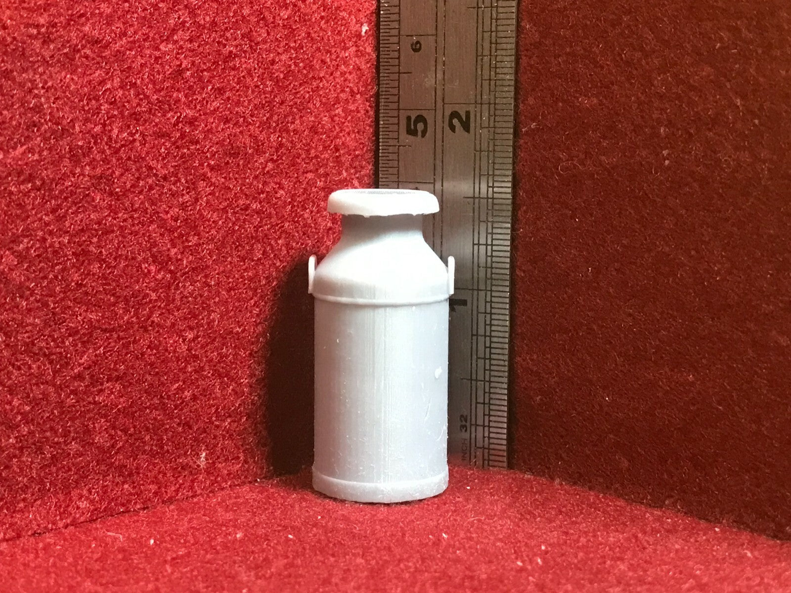 Set of 16mm scale SM32 live steam Mamod milk churns for garden railway scenery and wagon loads