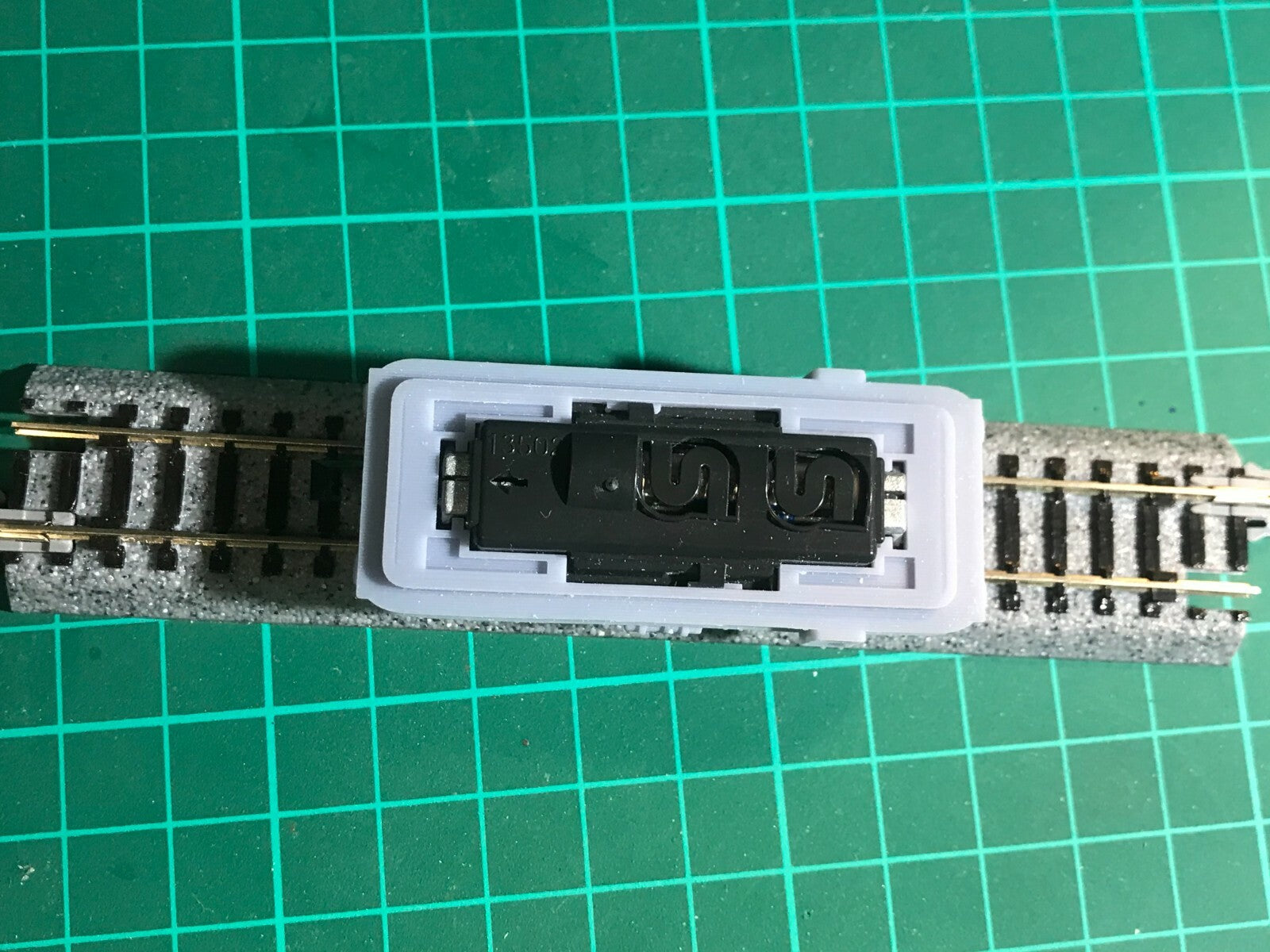 OO9 narrow gauge resin maintenance/inspection car body kit shown fitted to a Kato 11-109 motorised chassis for model railways