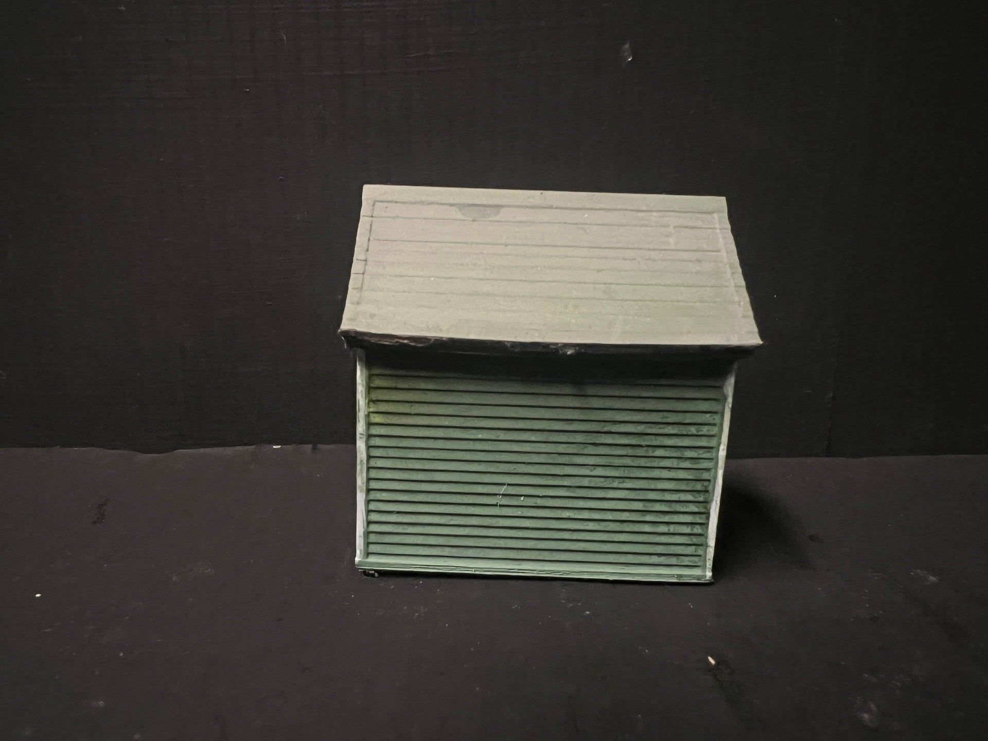 OO Gauge Open-Fronted Halt Shelter – 3D Printed Resin Model Railway Scenery